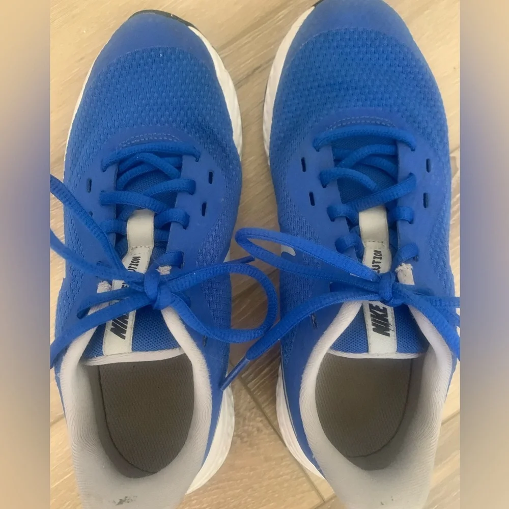 Nike Revolution 5 Blue Athletic Sneakers Size 4 Youth - Picture 6 of 10
